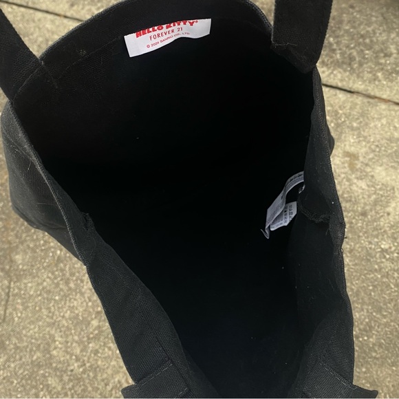 Hello kitty totebag - Picture 3 of 3